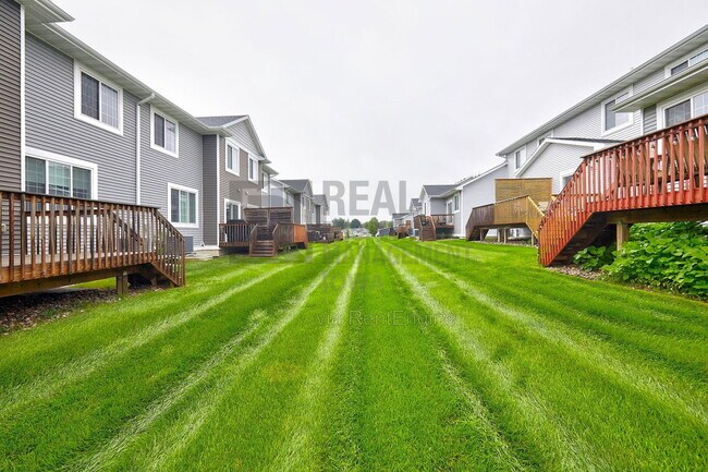 Building Photo - 9654 Turnpoint Dr