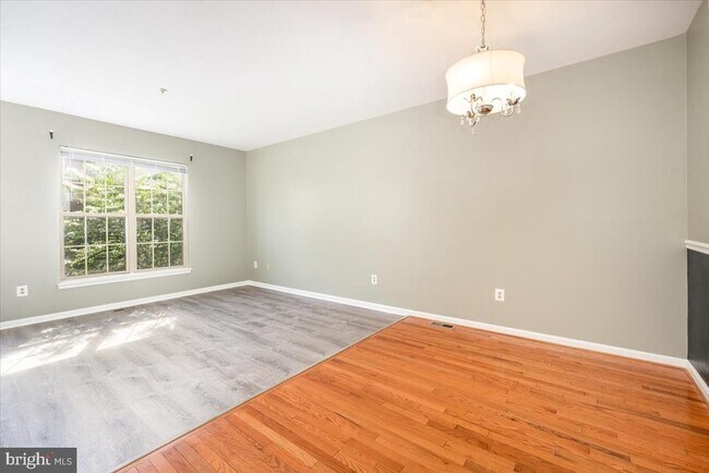 Building Photo - 12121 Amber Ridge Cir