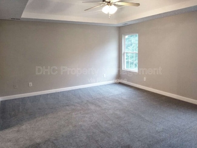 Building Photo - 925 Revere Way