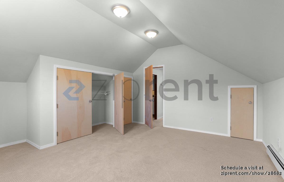 Building Photo - Unit