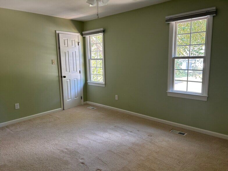 Building Photo - 114 Pickett Ln