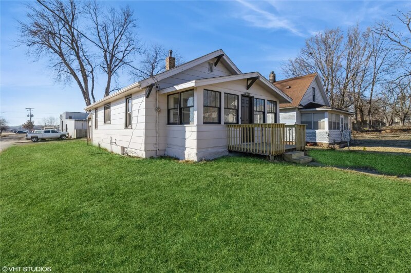 Building Photo - 1921 Logan Ave