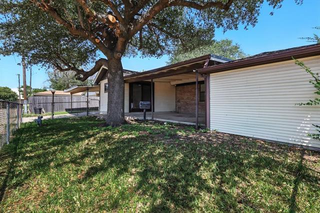 Building Photo - 2131 Bamboo St