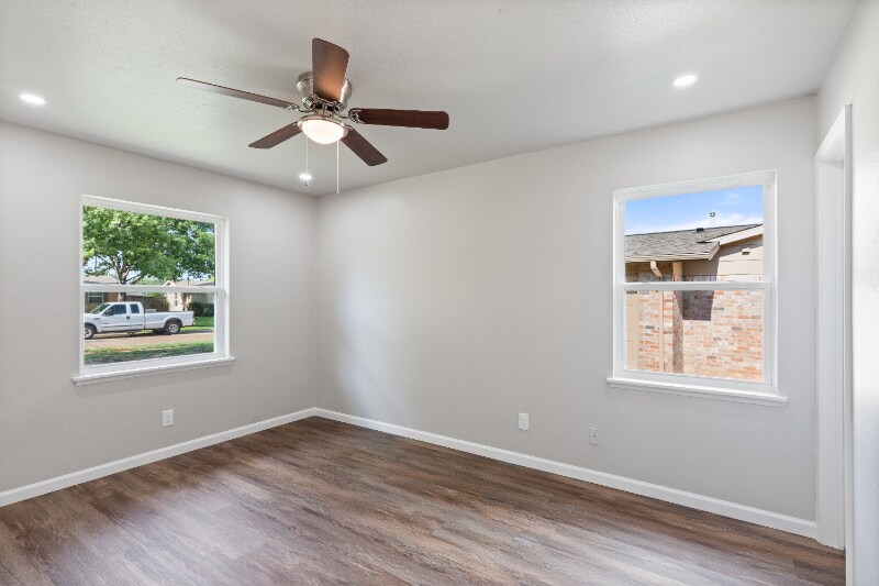 Building Photo - 819 Wateka Way