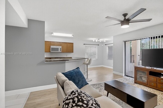 Building Photo - 9999 Summerbreeze Dr