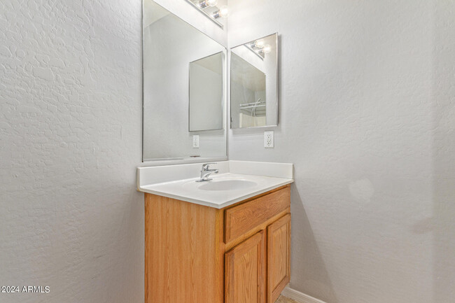 Building Photo - 1009 S 239th Dr
