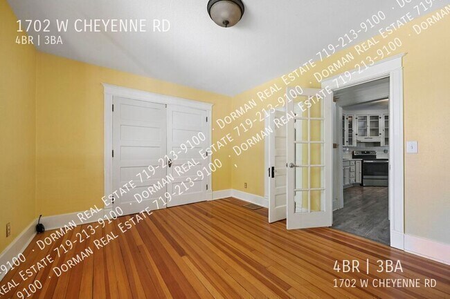 Building Photo - 1702 W Cheyenne Rd