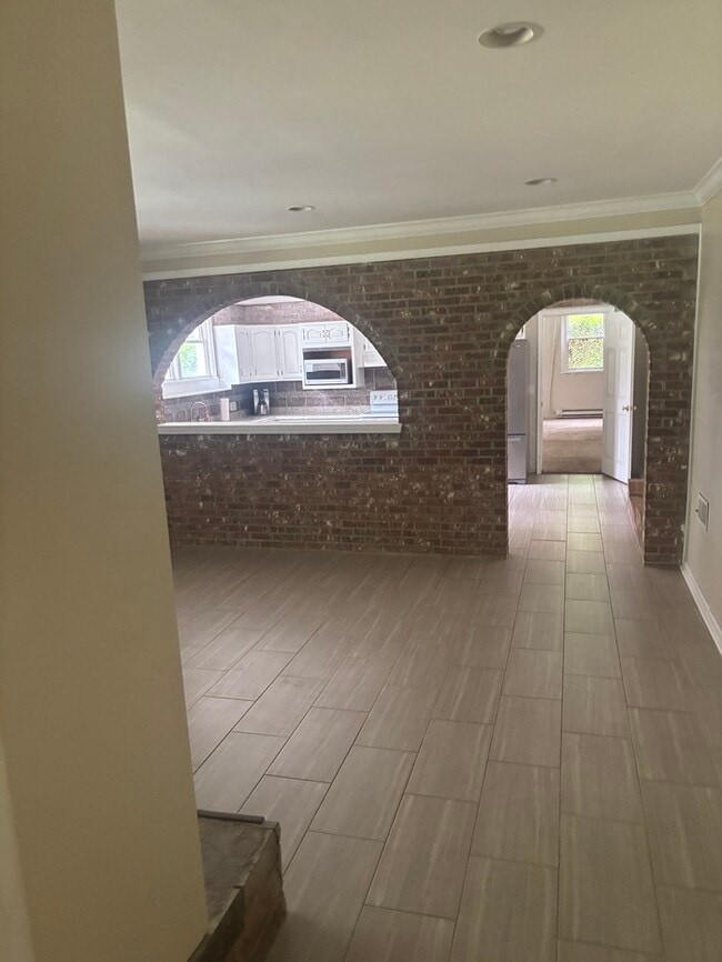 Building Photo - 514 Weed Dr