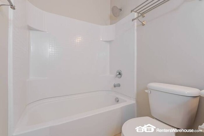 Building Photo - Recently updated 3 Bed, 2 Bath home in Tuc...