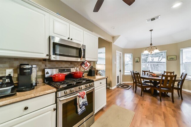 Building Photo - 9926 Elm Meadow Trail