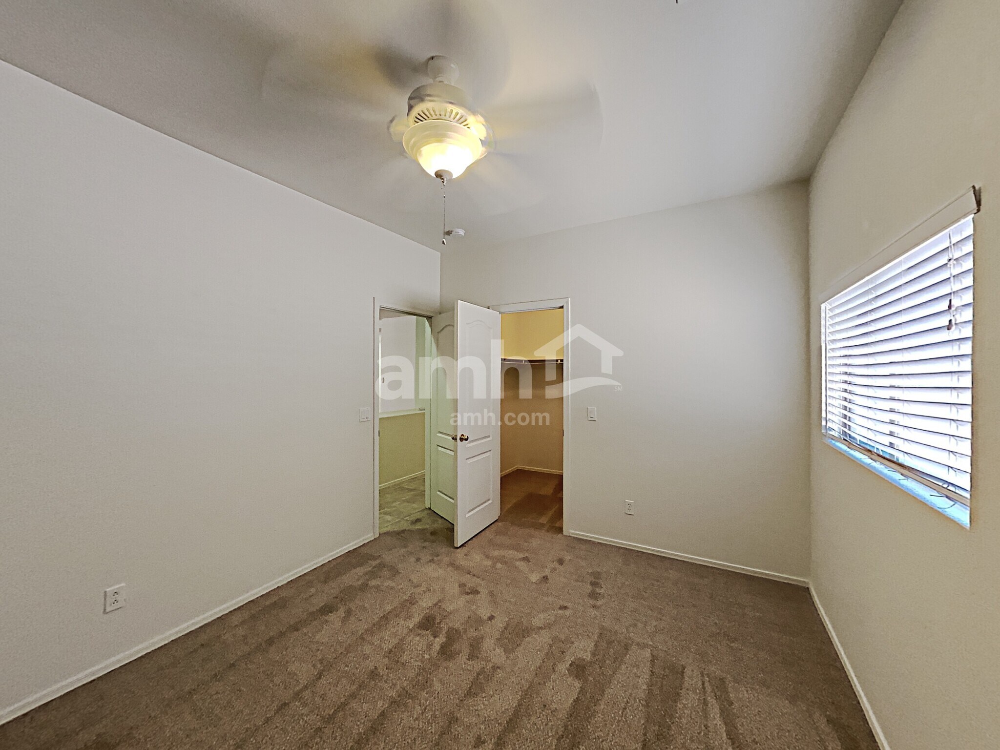 Building Photo - 1210 E Beth Dr
