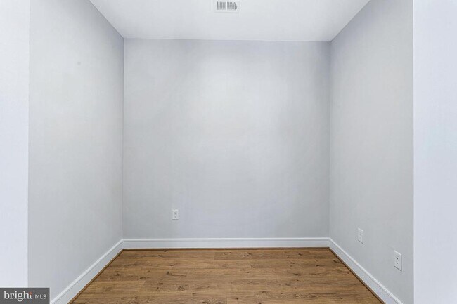 Building Photo - 635 Slaters Ln