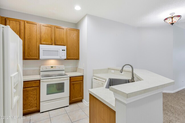 Building Photo - 12301 Kernan Forest Blvd