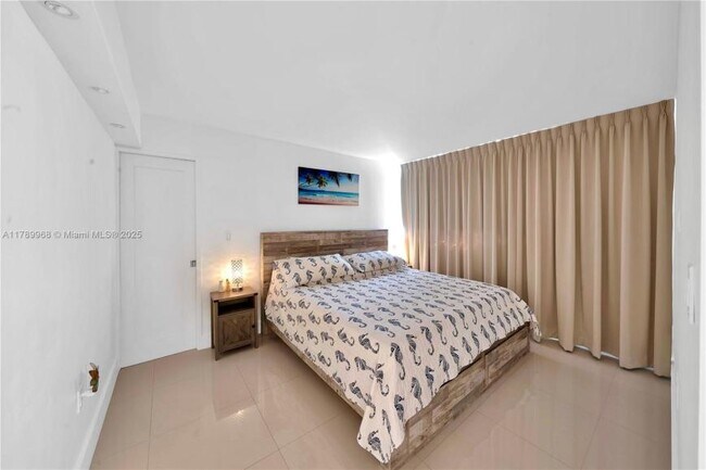 Building Photo - 2 bedroom in Sunny Isles Beach FL 33160