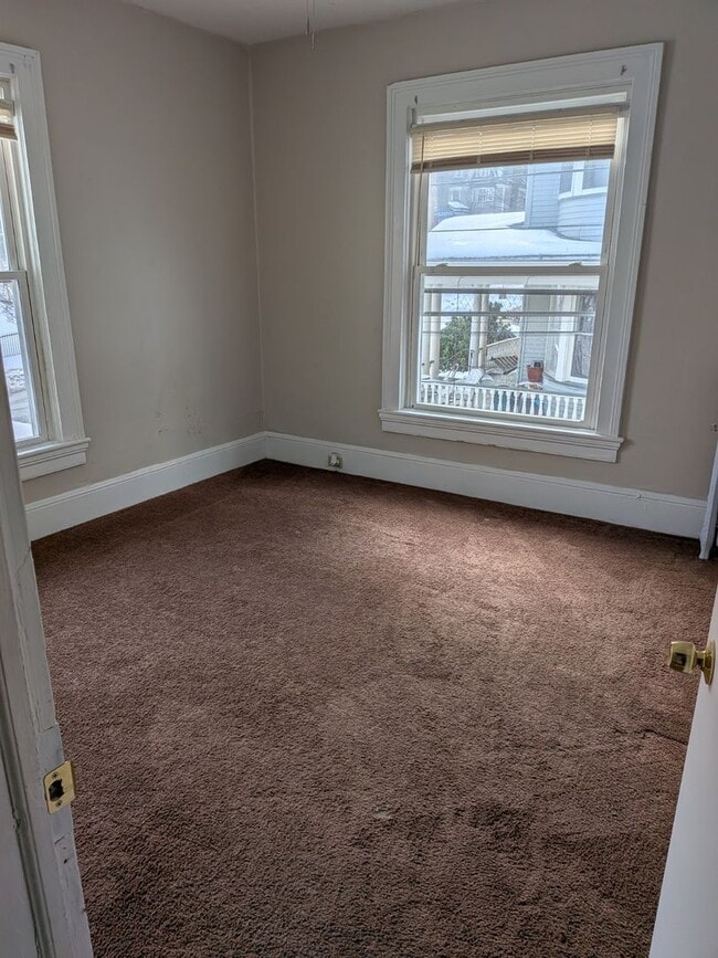 Building Photo - 1106-1108 Gibbson MGMT