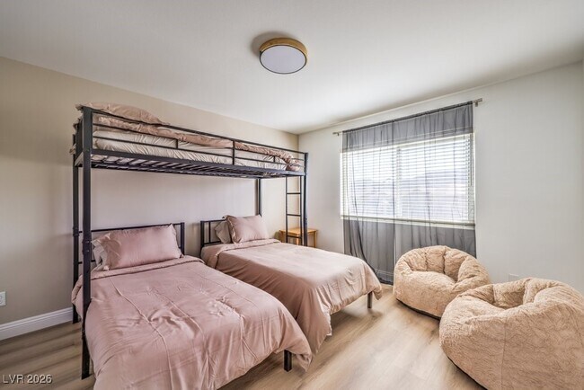 Building Photo - 249 Timber Hollow St