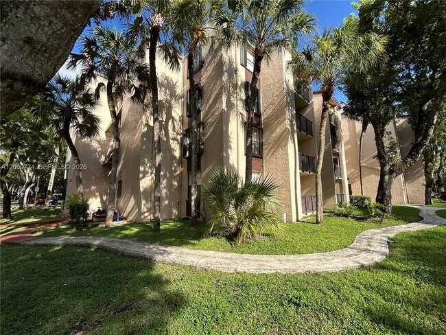 Building Photo - 14301 N Kendall Dr