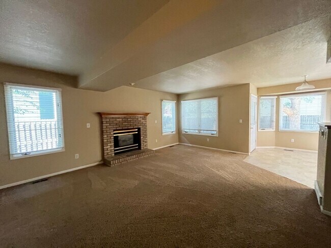 Building Photo - Wonderful Home in Central Ft. Collins