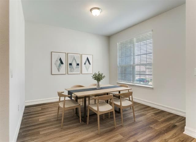 Building Photo - 3137 Lakespring Vis