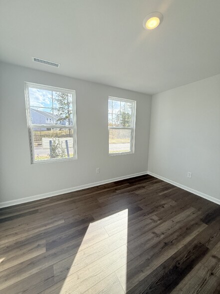 Building Photo - 308 Carolina Spgs Blvd