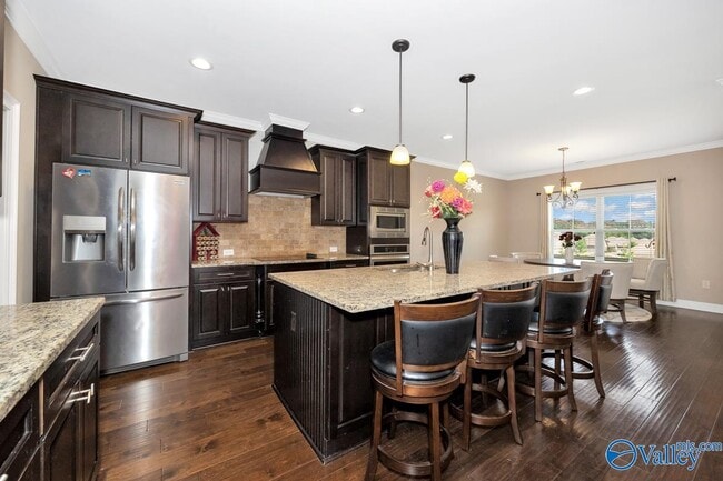 Building Photo - 216 SW Winterbranch Rd