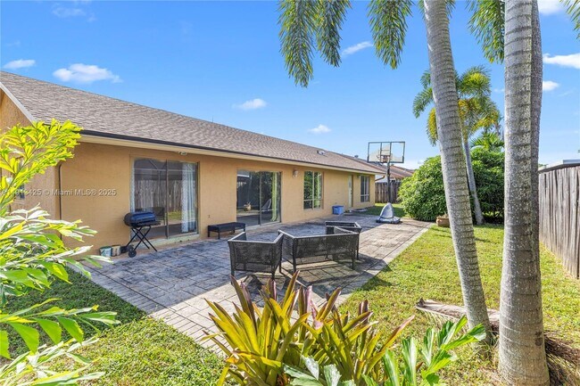 Building Photo - 8551 NW 53rd Ct