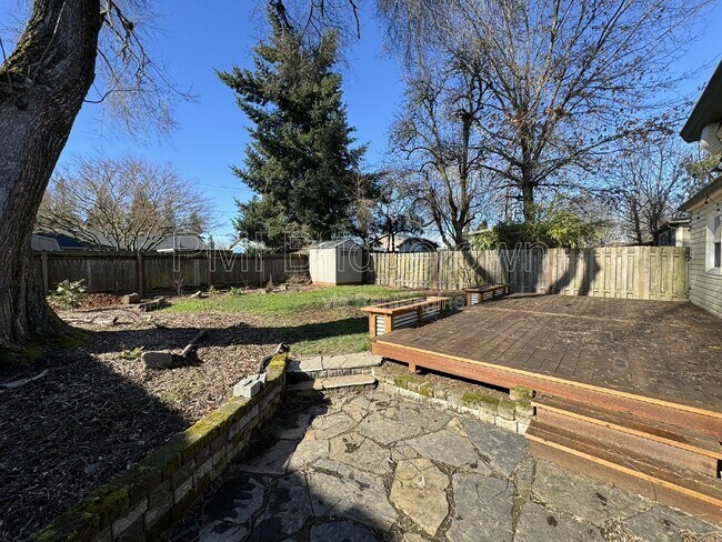 Building Photo - 9545 N Hodge Ave