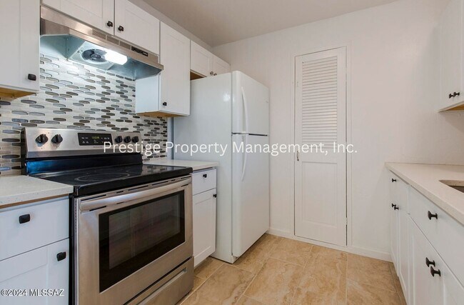 Building Photo - Look! This 3/2 Upgraded  East Side Charmer Is What You Have Been Looking For!