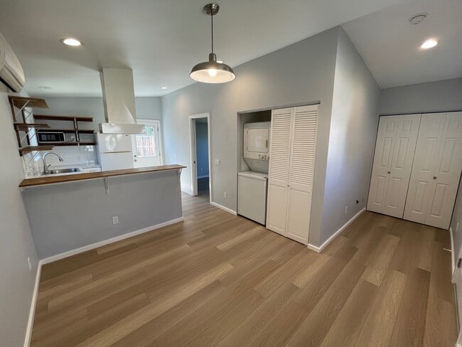 Building Photo - 6358 Raylene Ct