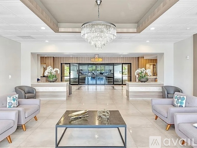 Building Photo - 3701 N Country Club Dr