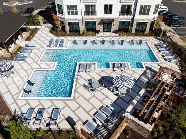 Building Photo - The Heights at Holly Springs