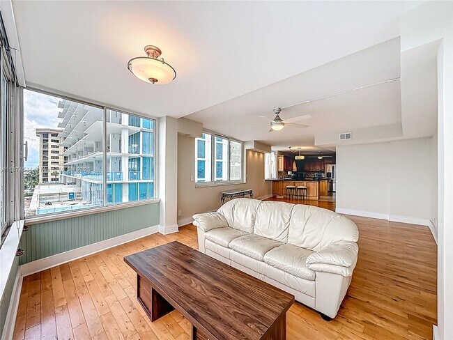Building Photo - 401 N Riverside Dr