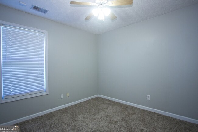 Building Photo - 413 Vista Way