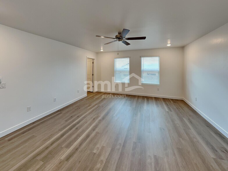 Building Photo - 9629 E Friedel Dr