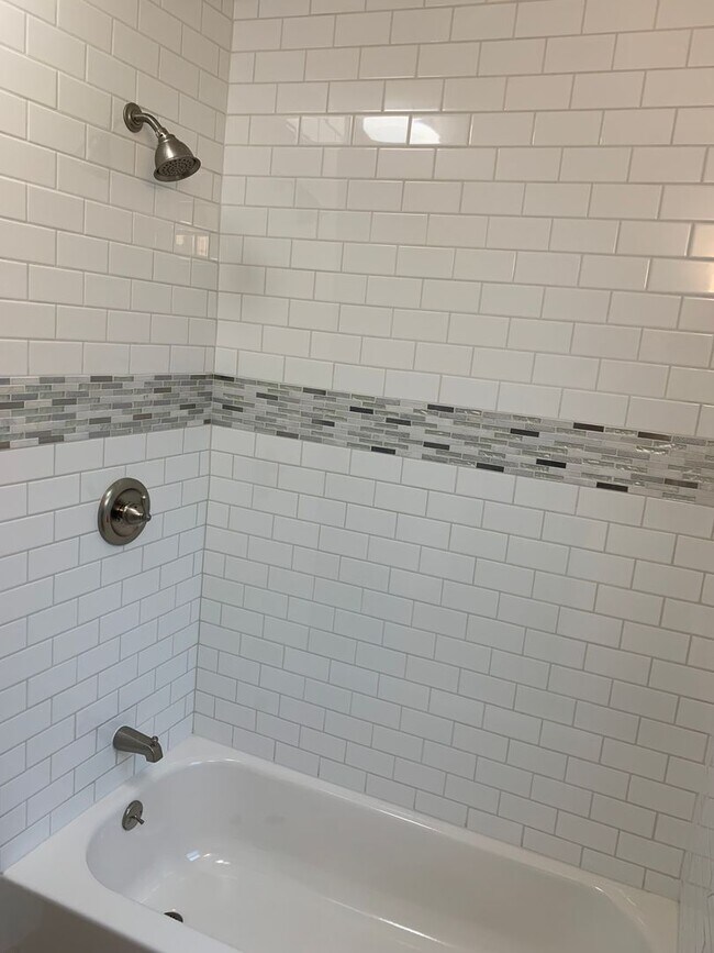 Building Photo - 4172 E Galbraith Rd