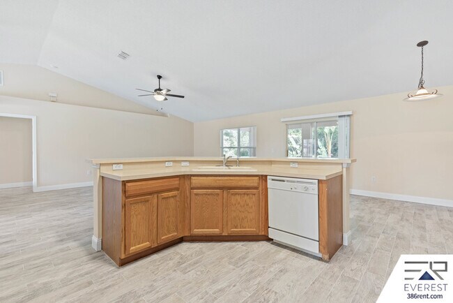 Building Photo - 96 Whispering Pine Dr