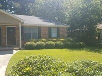 Building Photo - 113/115 Rainbow Court