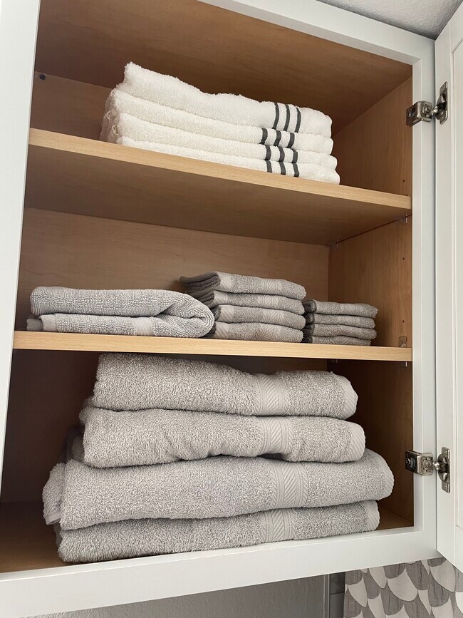 Building Photo - 3938 Surfside Blvd