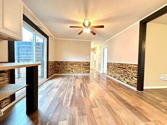 Building Photo - 28 Leonard Dr