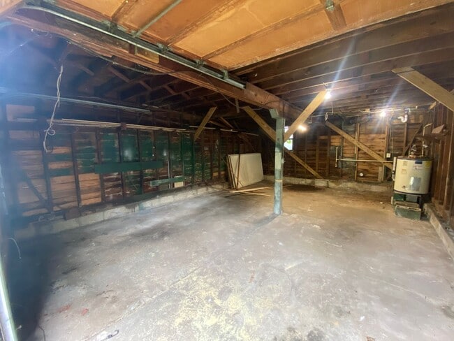 Building Photo - 2317 Bertha St