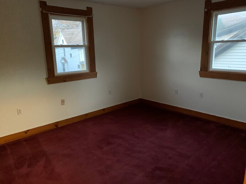 Building Photo - 19 Fulton St