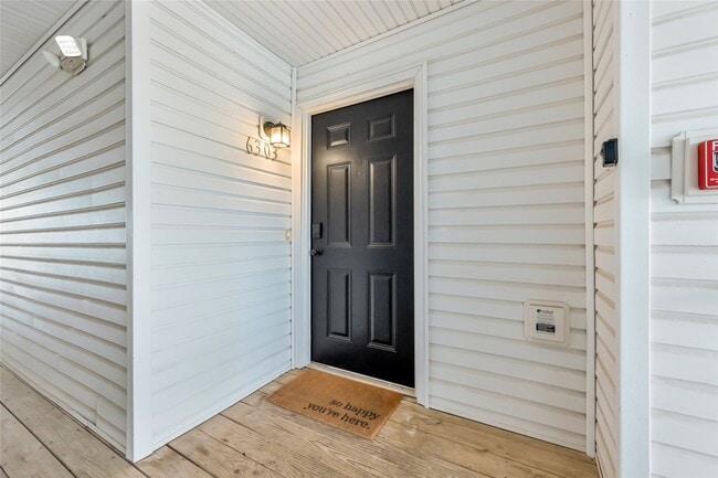 Building Photo - 6303 Spring River Dr