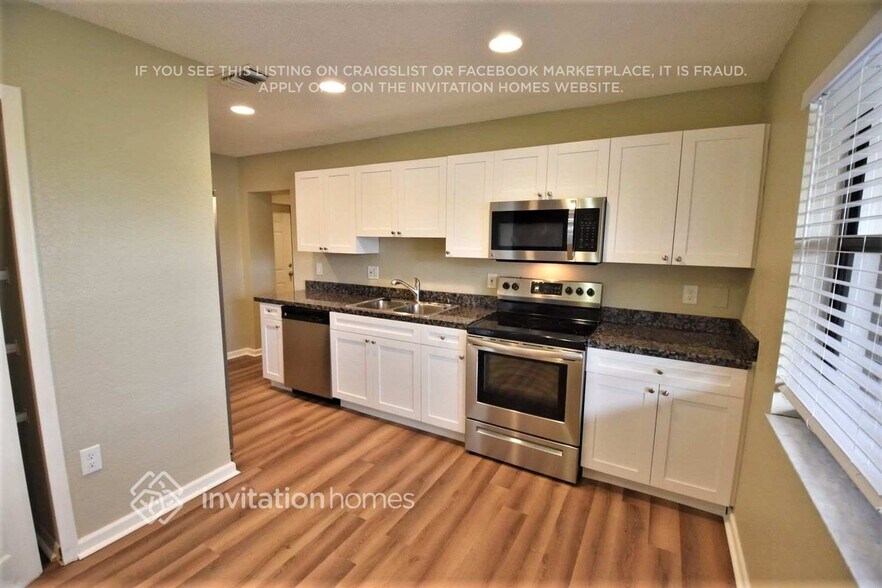 Building Photo - 4020 NW 116th Terrace