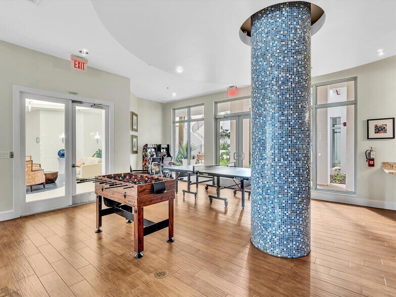 Building Photo - 1830 Radius Dr