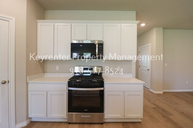 Building Photo - 15610 S 75th E Ave
