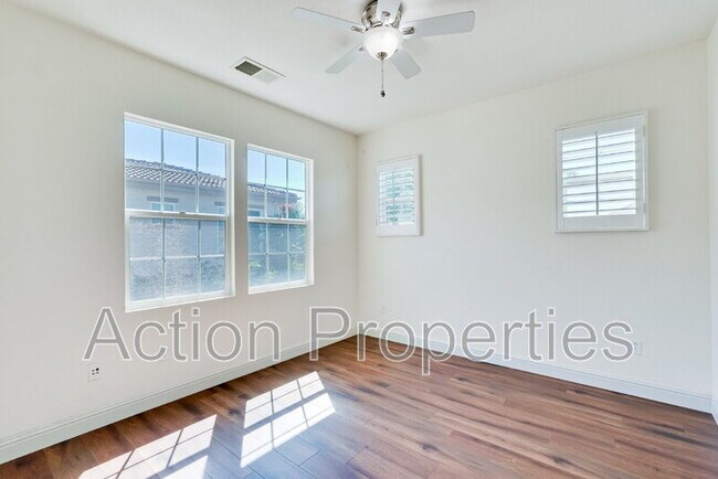 Building Photo - 675 W Esplanade Dr