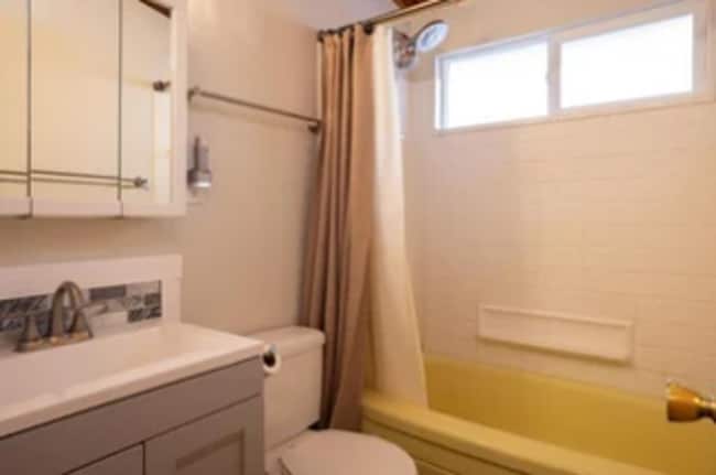 Building Photo - Warm and inviting