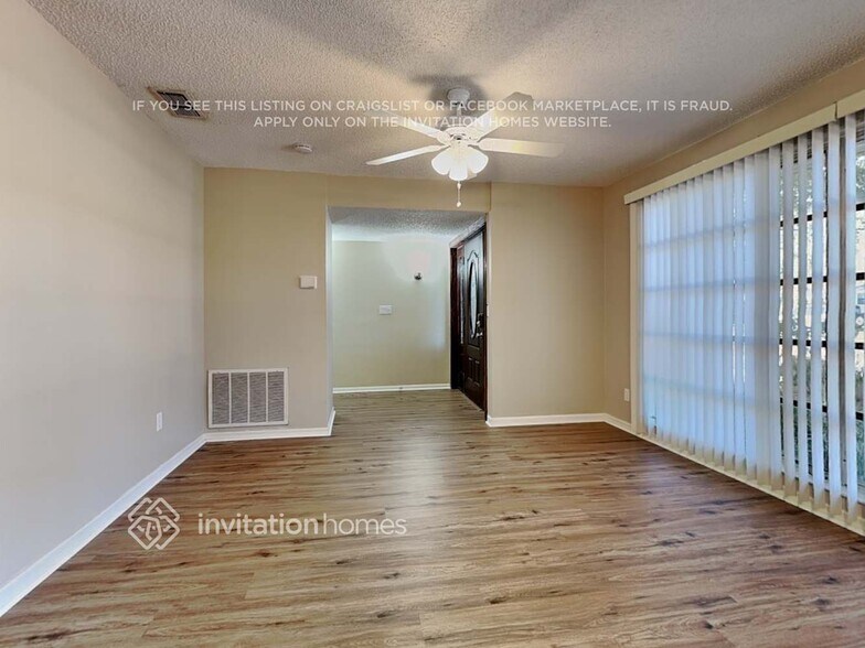 Building Photo - 2989 Kenilwick Dr S