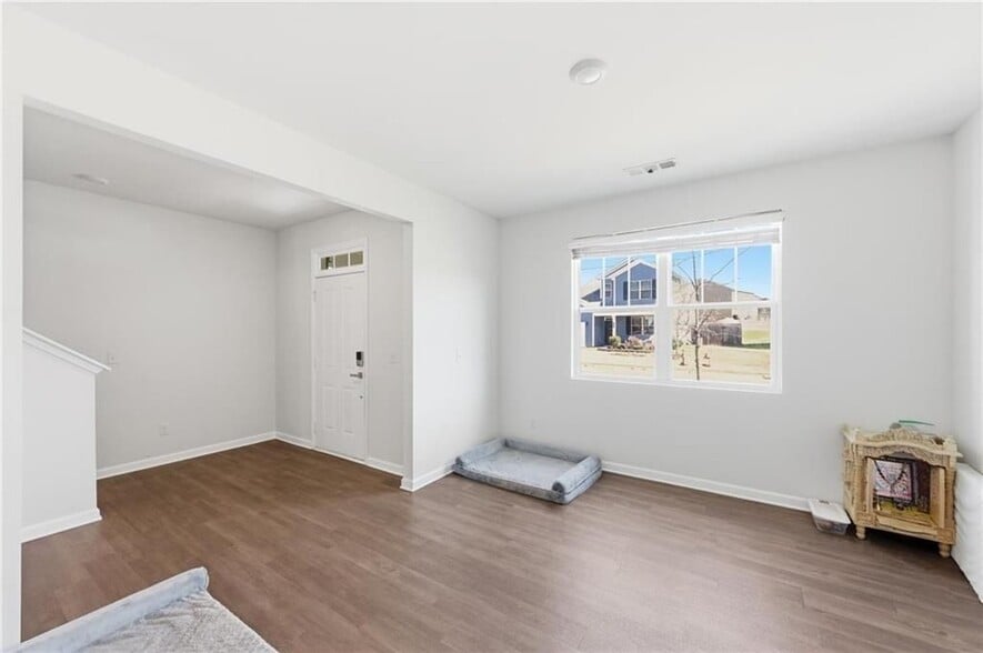 Building Photo - 296 Maple Brook Dr