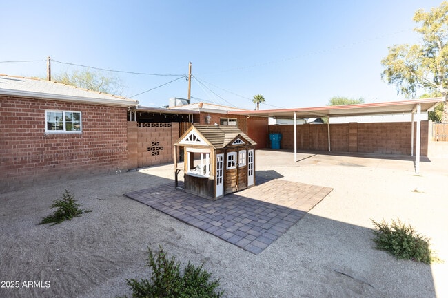 Building Photo - 1330 E Monte Vista Rd